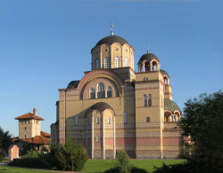 Nesko 
Црква Светих 12 Апостола у Апатину Church of the 12 Apostles in Apatin 
2013-08-18 02:42:11