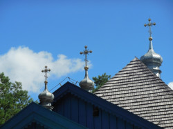 jarek1 
Crosses on church in Saki, Odrynki 
2013-08-29 18:50:36