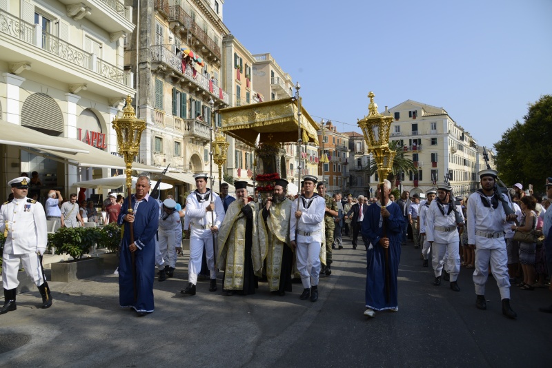 Procesiune cu moastele Sf. Ierarh Spiridon