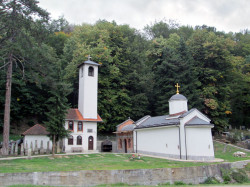 Nesko 
Црква Светог Саве у Грачцу -Church of Saint Sava in Gracac 
2013-10-14 17:27:13