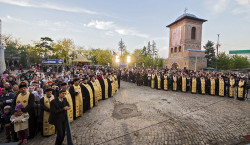 vladdy 
Privegherea pentru Sf Dumitru, 25 oct 2013, Bucuresti 
2013-10-28 06:43:50