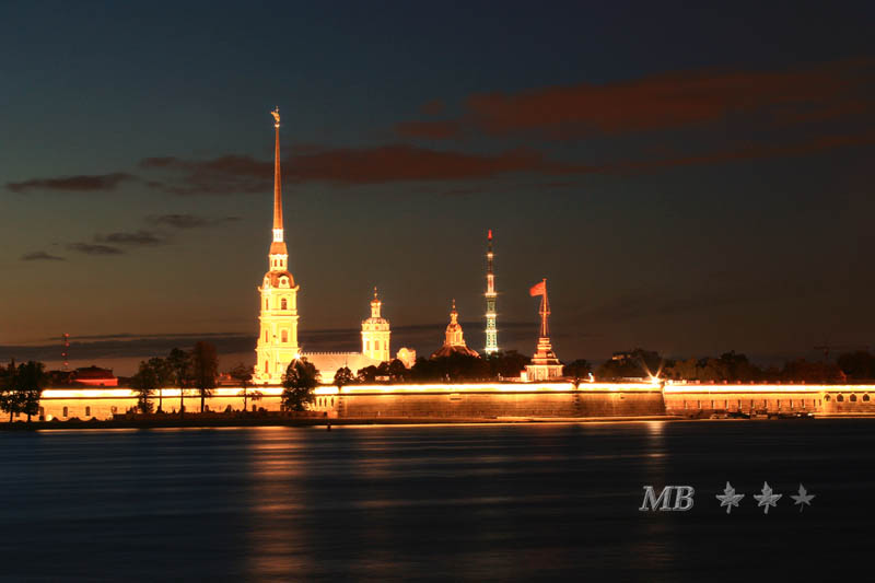 Петропавловский собор ночью.