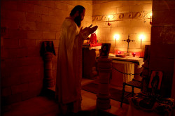 ioakeim 
Divine Liturgy in Catacombs 
2014-04-02 23:22:35