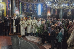 AleksaSrbin 
у храму 
2014-04-23 06:34:07