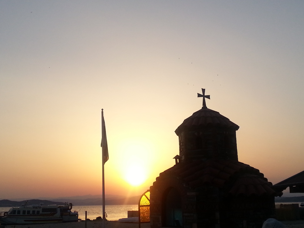 Chapel in the seaport. Ouranoupolis.