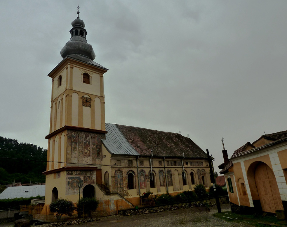 Semnal de alarmă: iată ce a pățit biserica Sfânta Paraschiva din Rășinari (1).