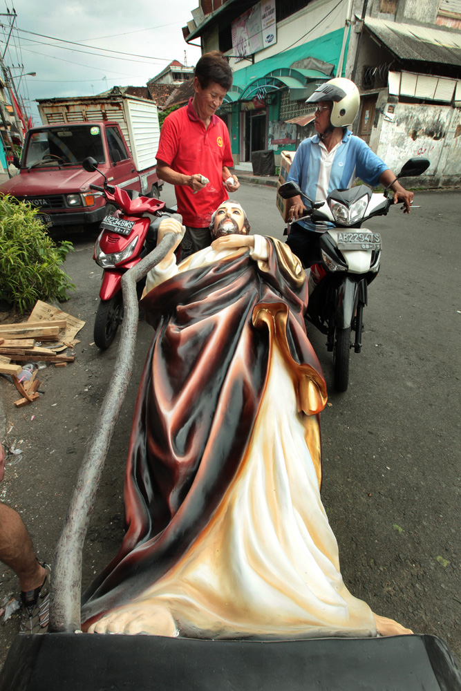 Indonesia. Jogjakarta. Christian atelier. 2014.