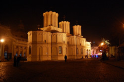 Florina 
Catedrala Patriarhala din Bucuresti noaptea 
2014-10-03 20:32:27