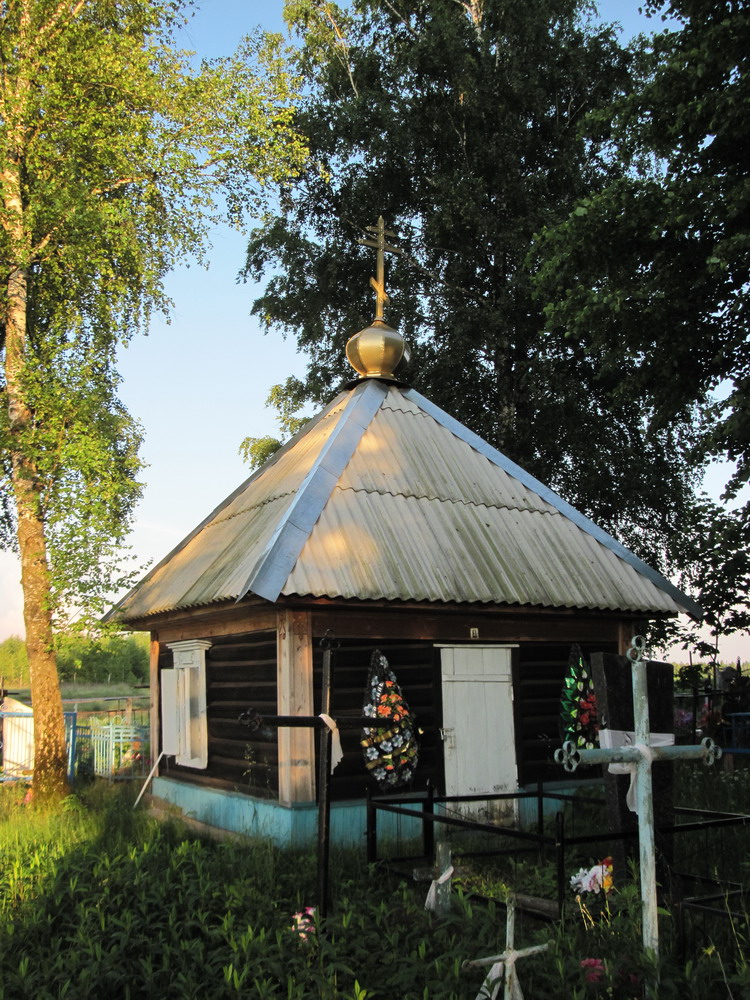 Капліца на могілках у Новай Будзе.