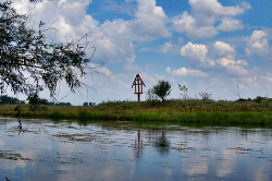 Florina 
Cross at Comana Monastery, Giurgiu County 
2015-07-05 22:11:33