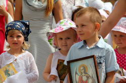 jarek1 
Children at procession... 
2015-09-08 21:46:26