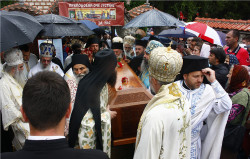 felix 
Пренос моштију Св. Авве Јустина - Translation of the relics of St. Avva Justin 
2015-12-31 20:41:46