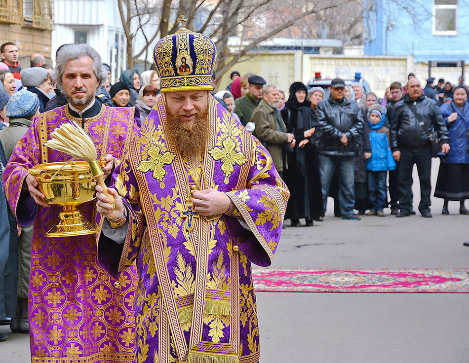 Монастырь. Повседневная жизнь. Освящение Храма.