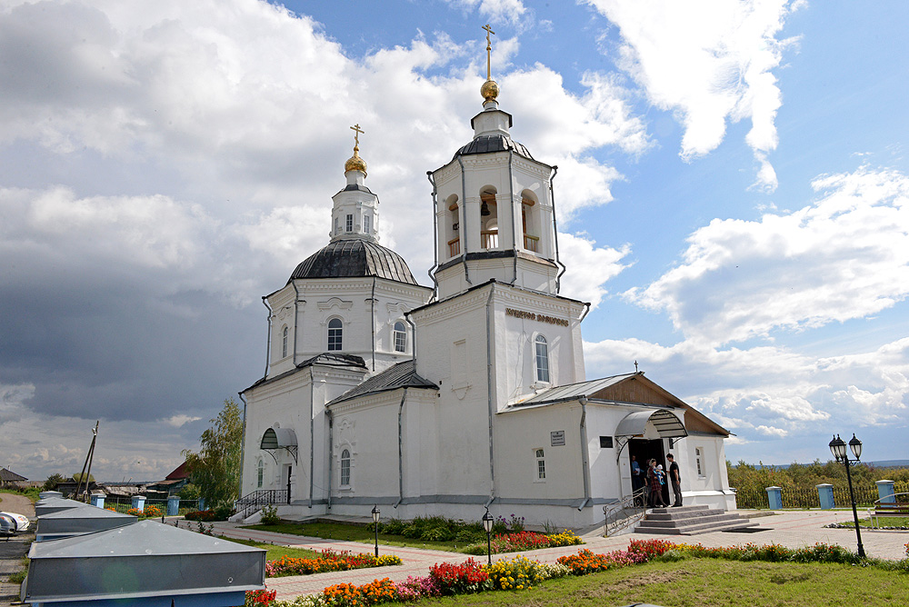 Село Коларово Храм Спаса Нерукотворного 