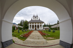 ioanalexro 
Cheia Monastery 
2016-06-06 12:11:40