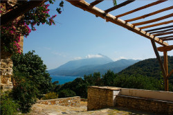 felix 
A view on the Athos mountain from the Stavronikita monastery 
2016-09-16 17:58:50