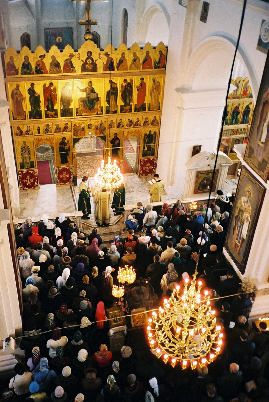 The Divine Liturgy in Sts. Peter and Paul Church in Minsk, 2004