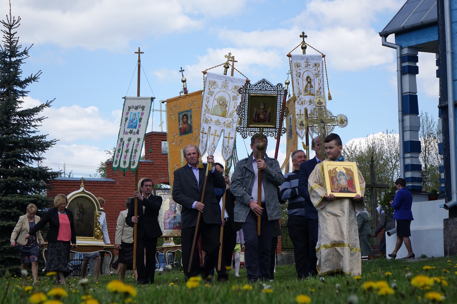 A procession in Pasynki