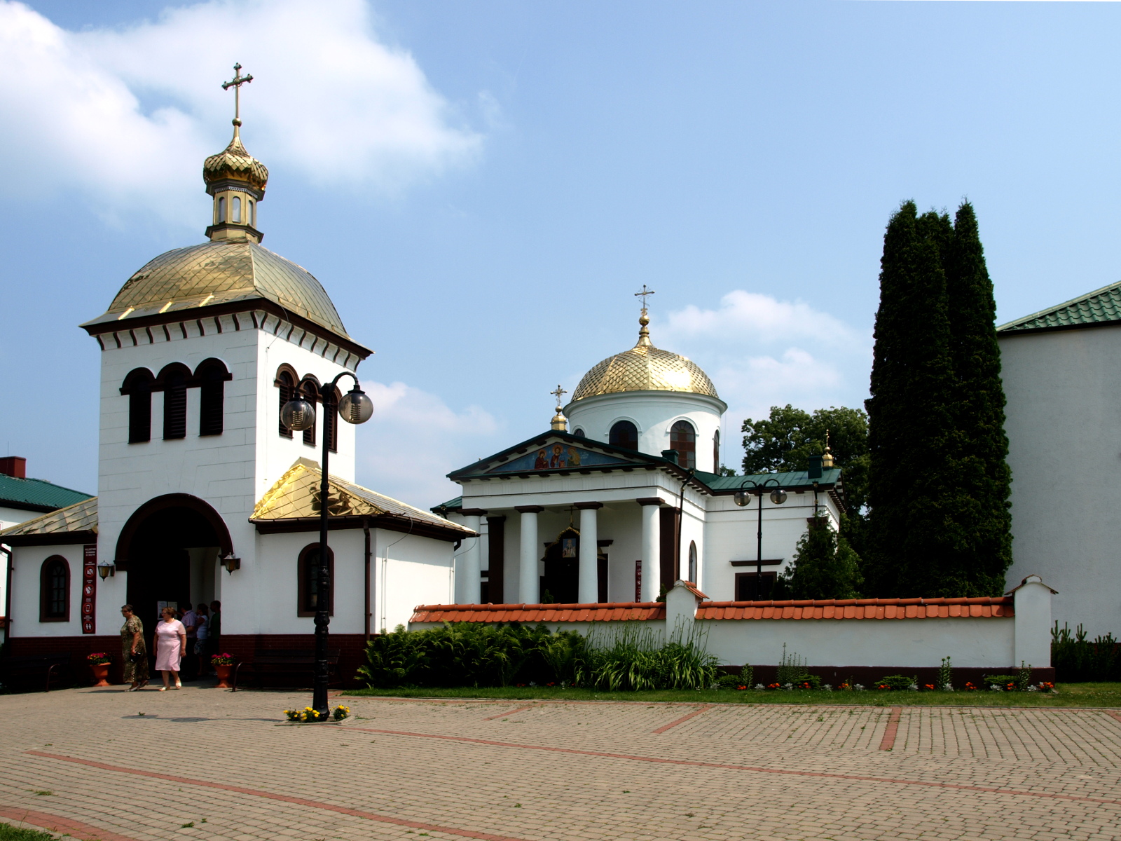 Dzwonnica i cerkiew monasteru w Jabłecznej