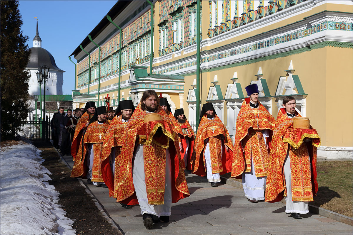 Крестный ход на Светлой седмице в МДА