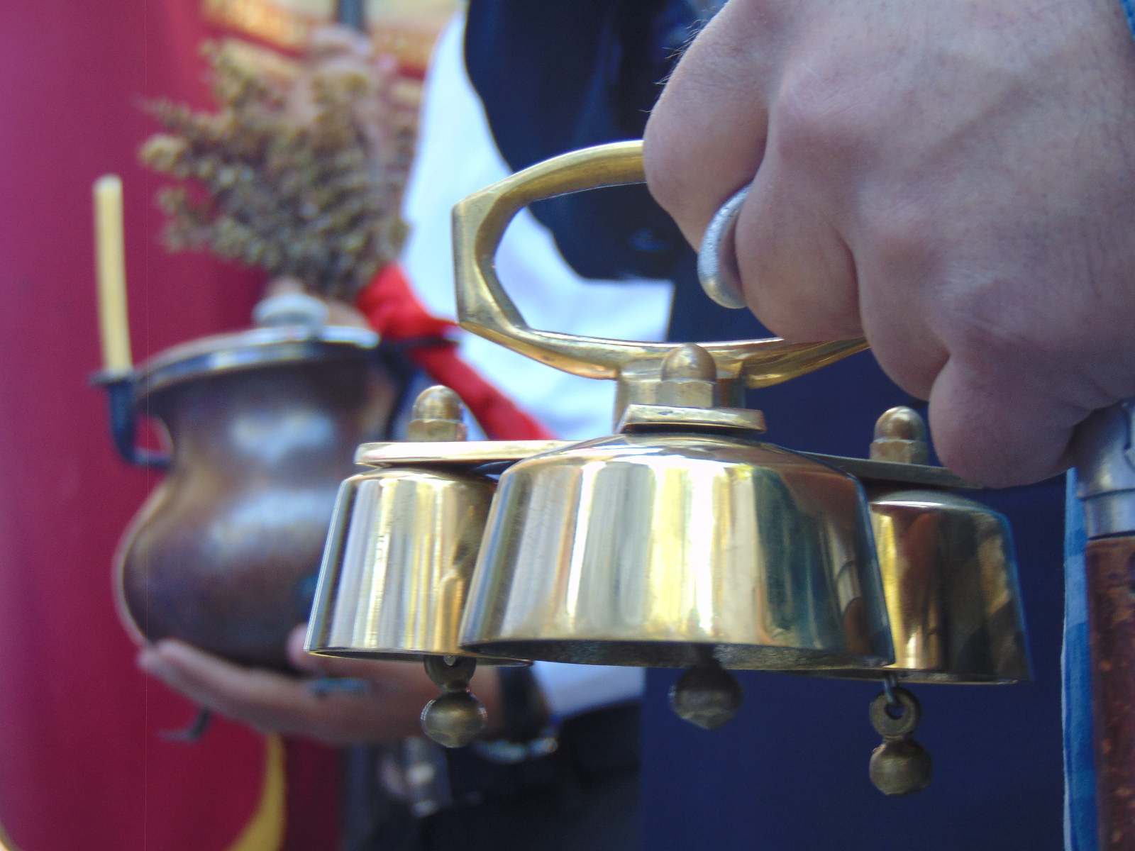 A jug and a bell