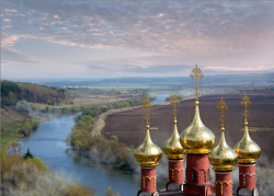 B.Bort 
Во городе Белёве на Оке 
2018-05-22 10:27:01