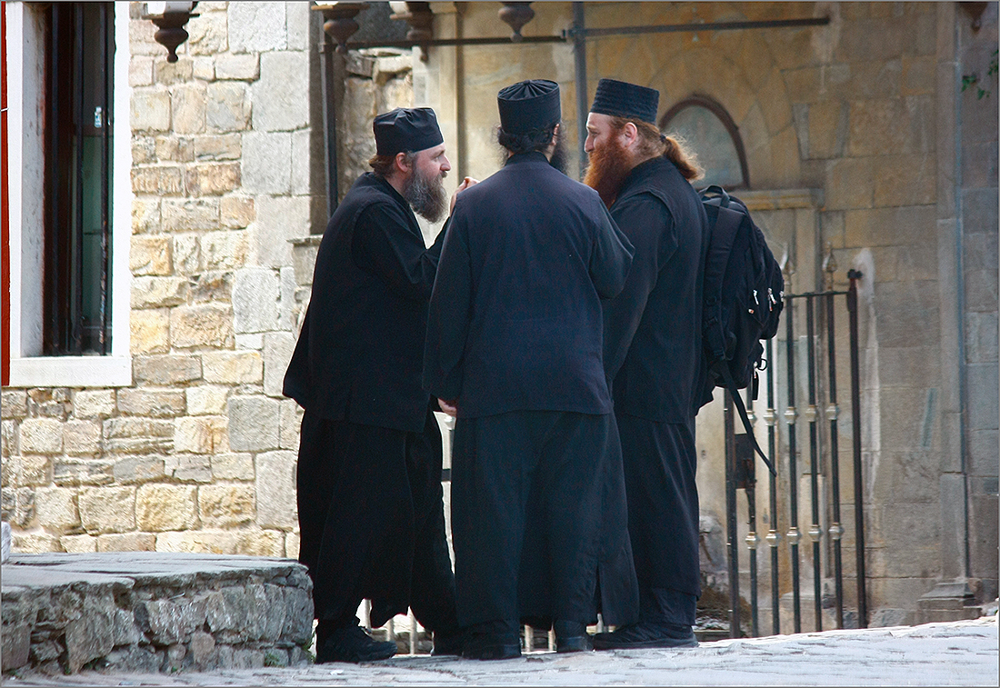 Монаси у Кареји - Monks in Karyes