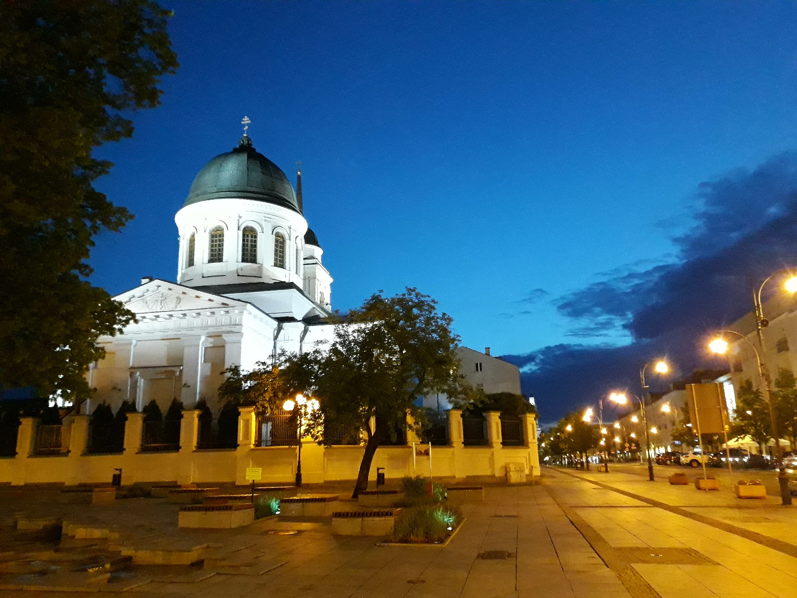 Katedra świętego Mikołaja wieczorną porą