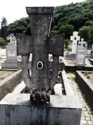 Mitrut Popoiu 
Tomb of Elder Teofil at Sâmbăta de Sus Monastery 
2018-06-06 21:52:08