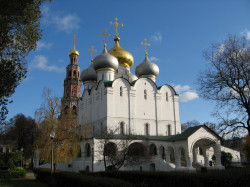 dziatishka 
Новодевичий монастырь. Собор Смоленской иконы Божией Матери. Колокольня. 
2018-06-25 12:24:15