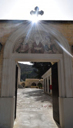 Sheep1389 
The gate of Ayios Neophytos Monastery 
2018-06-26 02:07:41