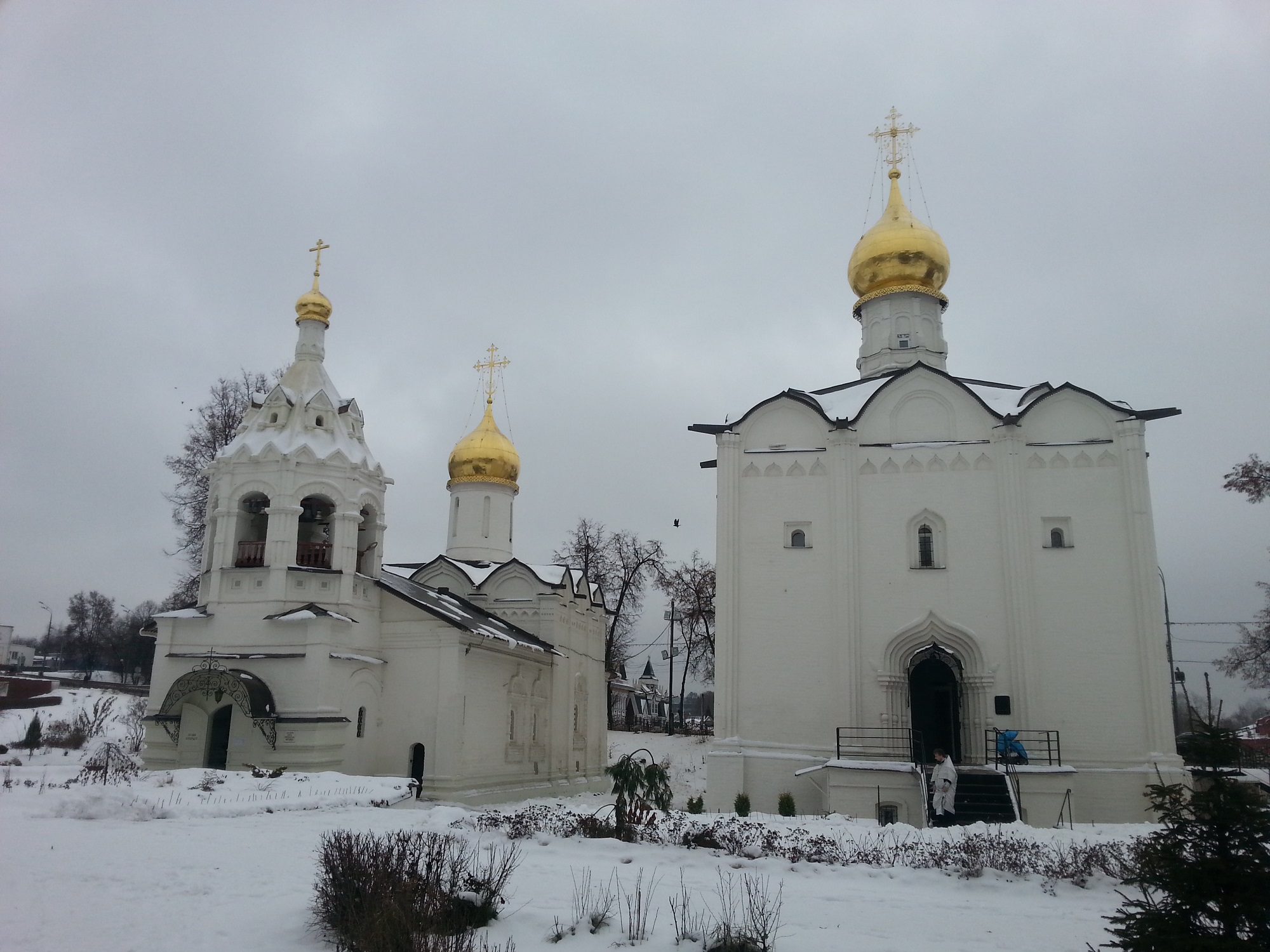 Храм Святой Параскевы и Введенский храм.