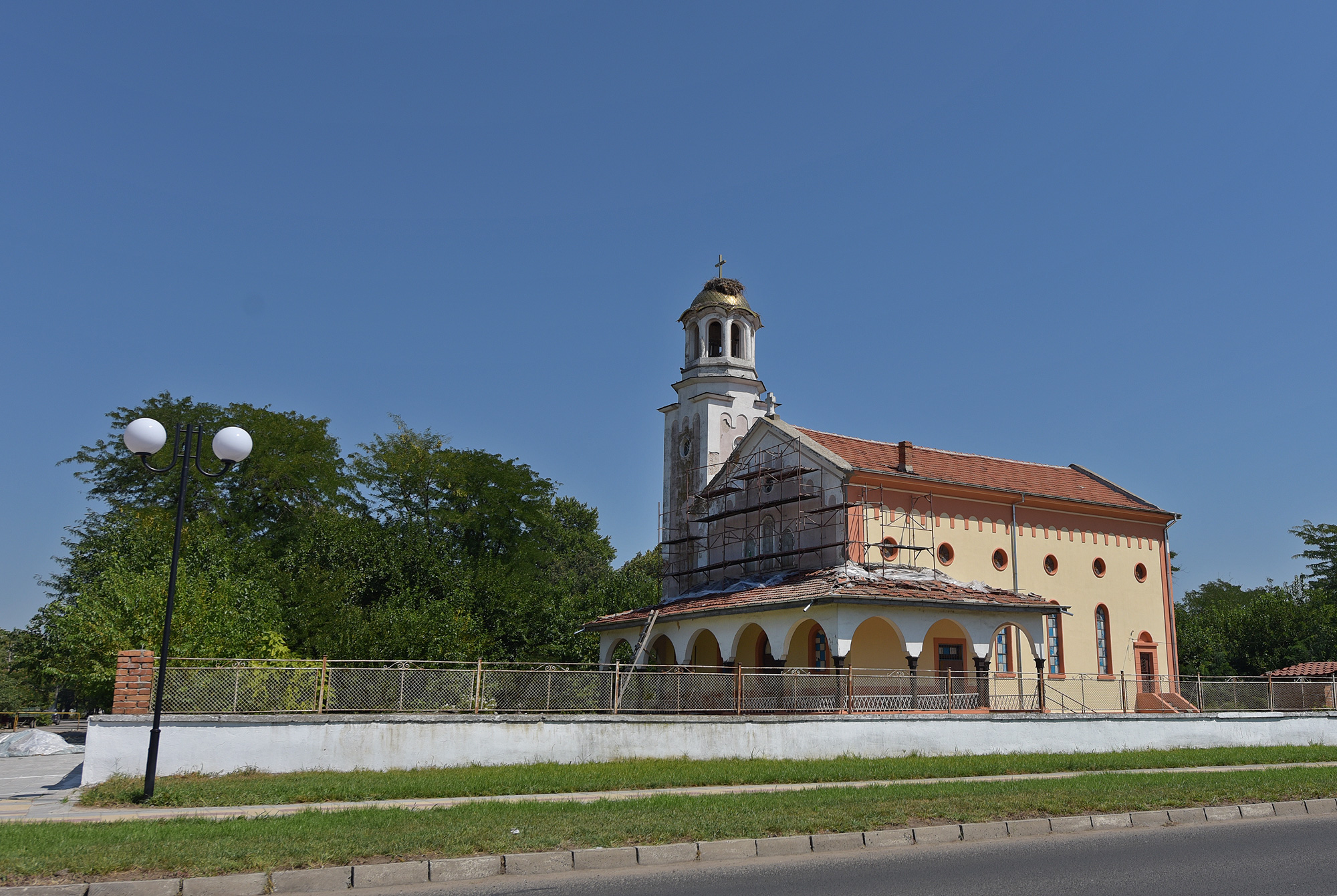 Църква "Свети дух" in Popovica