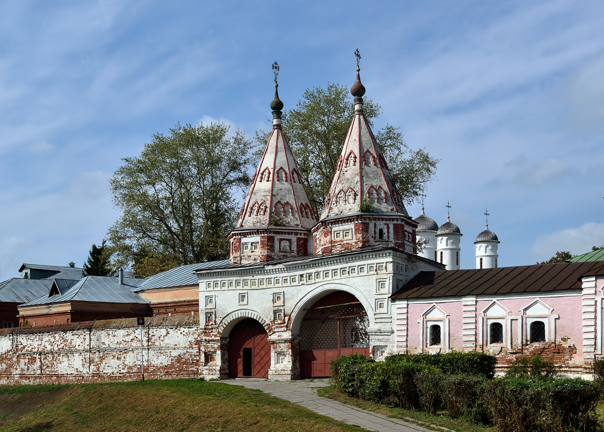 The Holy Gate of the Rizopolozhensky Convent in Suzdal