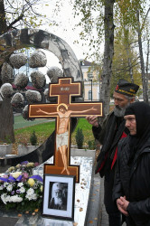 AleksaSrbin 
Часни крст код споменика у Баљалуци 12 беба коју је Еврора и свет згазио 
2018-12-01 17:51:53