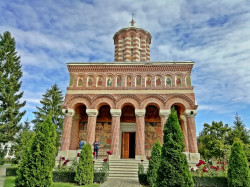 Florina 
Sămurcășești Monastery, Ciorogarla, Ilfov County, Romania 
36 
2019-01-01 00:12:36