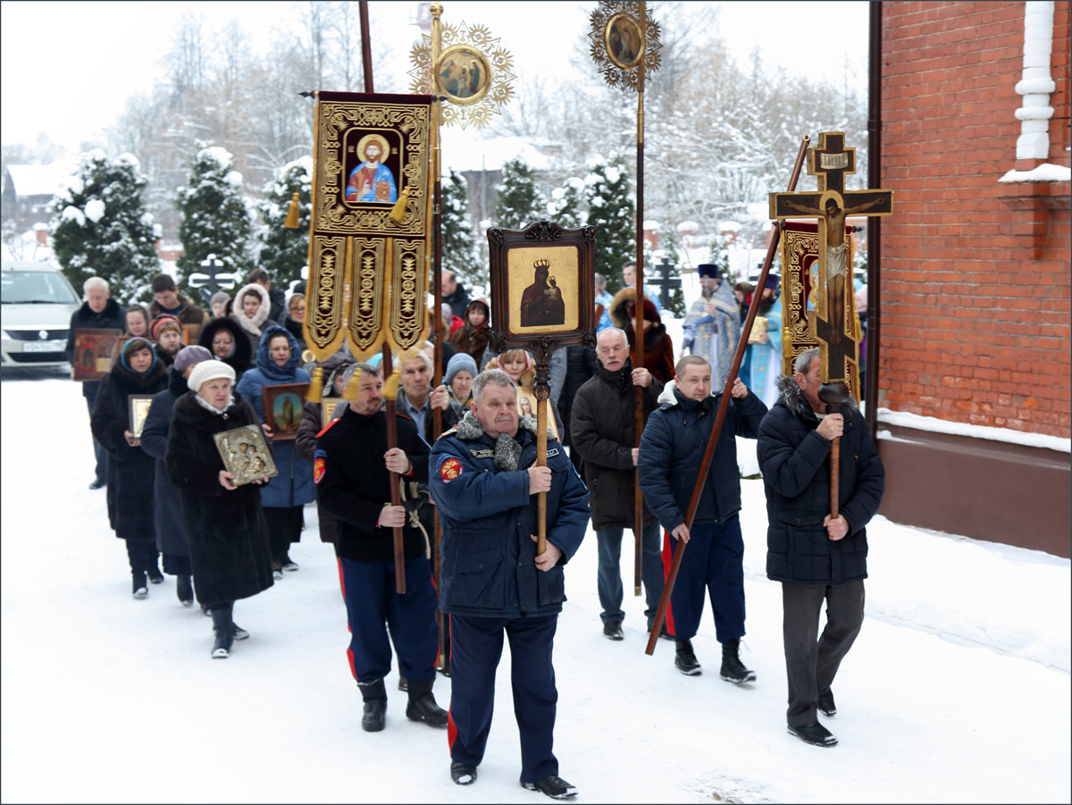 Крестный ход на храмовый праздник