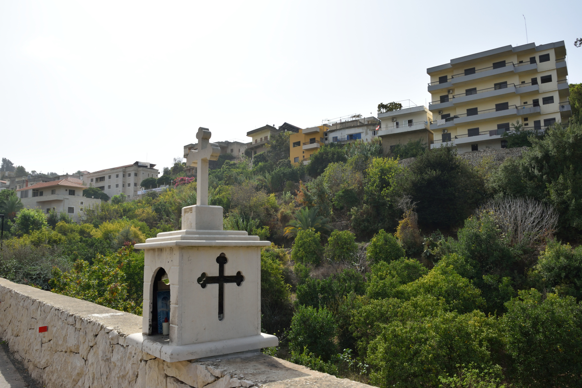 Stone chapel in Qalhat