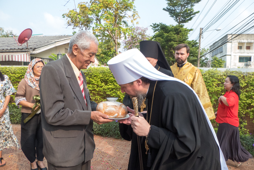 Greeting Metropolitan Sergiy