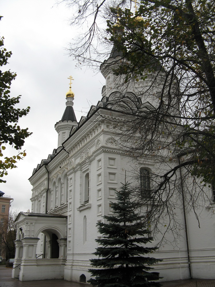 Церковь Архистратига Михаила в Москве.