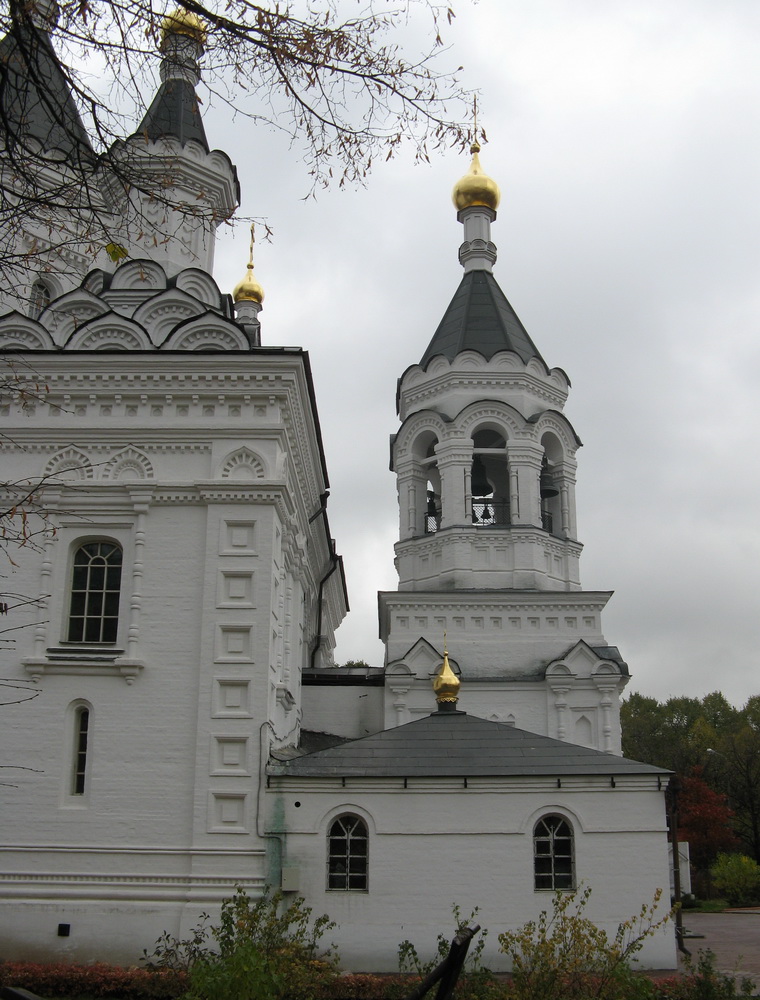 Церковь Архистратига Михаила в Москве.