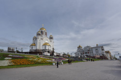 alik 
Храм-на-Крови́ во и́мя Всех святы́х, в земле́ Росси́йской просия́вших 
2019-04-02 21:35:00