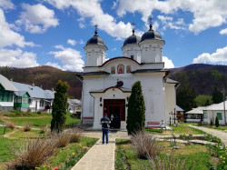 Florina 
Suzana Monastery, Prahova County 
2019-04-29 21:39:01