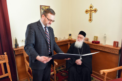 alik 
Abp Anastasios otrzymuje order księcia Ostrogskiego 
24 
2019-05-27 22:06:42