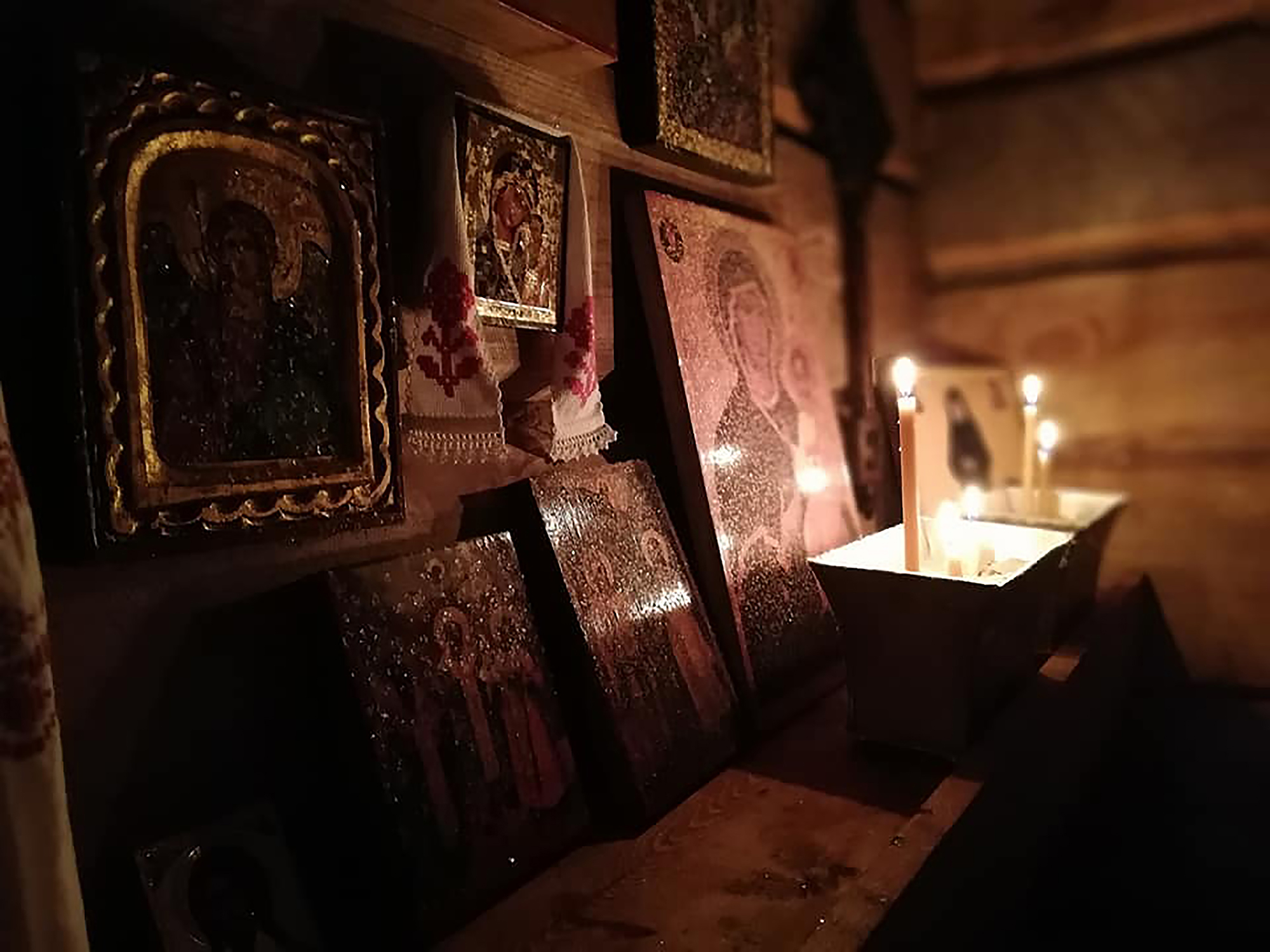 Frosty iconostasis