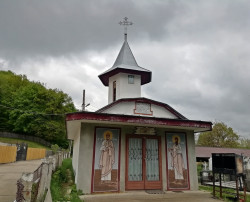 Florina 
Church near Bascovele Monastery, Arges County 
2019-08-01 23:15:54