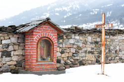 alik 
at Archangels Orthodox church yard in Voskopoje 
2019-08-10 08:53:58