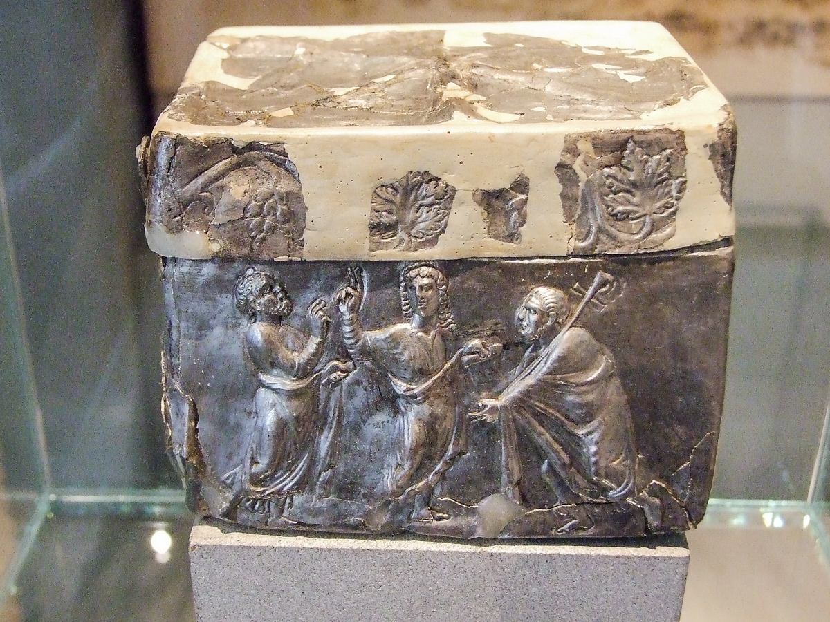 Сребрни реликвијар 4. век - Silver reliquary 4th century