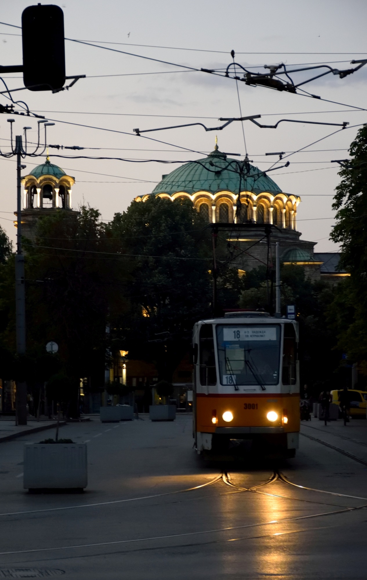 Sofijska cerkiew Św. Niedzieli wieczorem