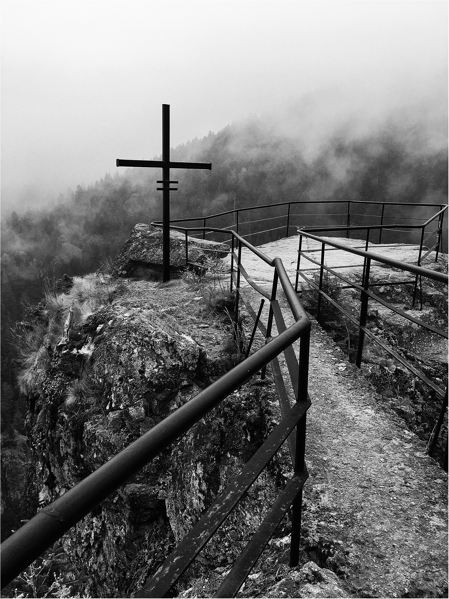 Черната скала (в района на Боровец) / The Black Rock (near Borovets)